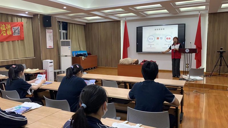 企业内训与公开课：一场培训的两种路径